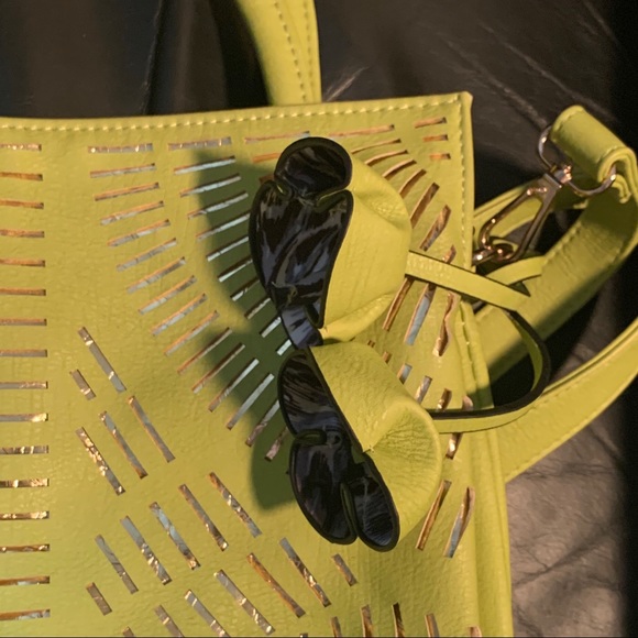 💚 “Handbag Republic" lime green & gold NWOT - Picture 7 of 8